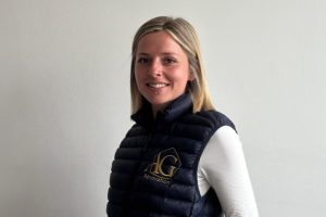 Clémence la chargée d'affaires d'AG Rénovation en vendée