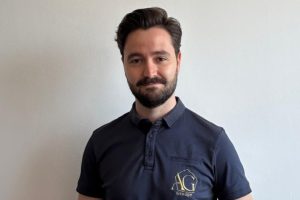 Alexandre le chargé d'affaire d'AG Rénovation en vendée